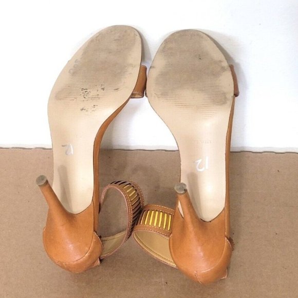 Nine West Tan Heels with Gold Accents - Picture 6 of 11